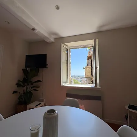 2 Pièces Avec Vue Au Coeur Du Village Appartamento